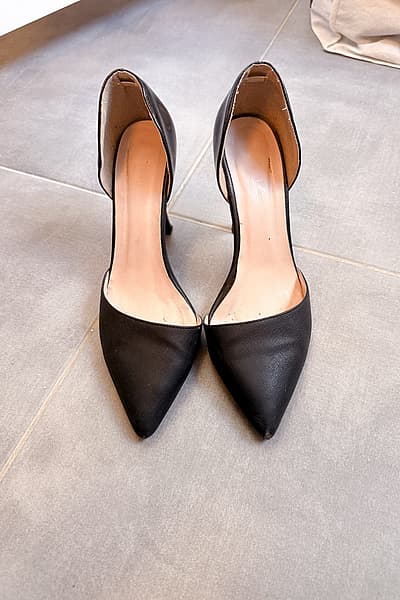 Black Pointed Toe High Heels by Mizina — pre-loved on Thrifted.mt
