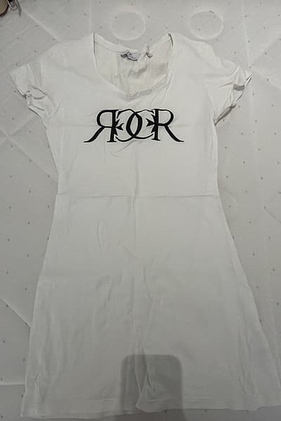 Carles & Ron White Top by Carles & Ron — pre-loved on Thrifted.mt