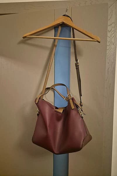 Burgundy and tan shoulder bag — pre-loved on Thrifted.mt