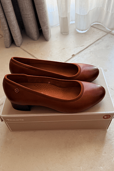 Tamaris Brown Leather Pumps for Wide Fit by Tamaris — pre-loved on Thrifted.mt