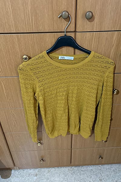 Zara Yellow Knit Jumper by ZARA — pre-loved on Thrifted.mt