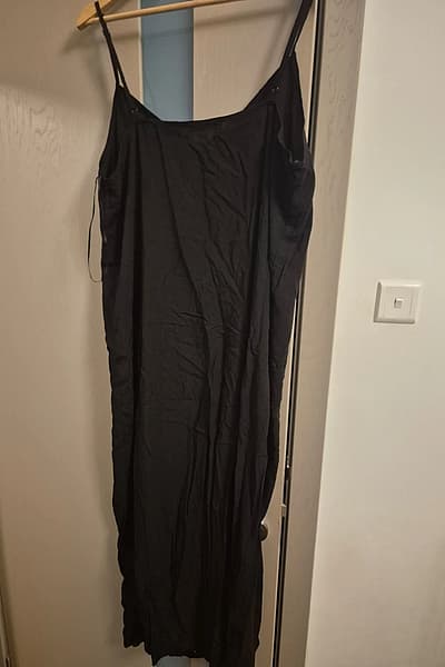Black Sinsay Maxi Slip Dress by Sinsay — pre-loved on Thrifted.mt