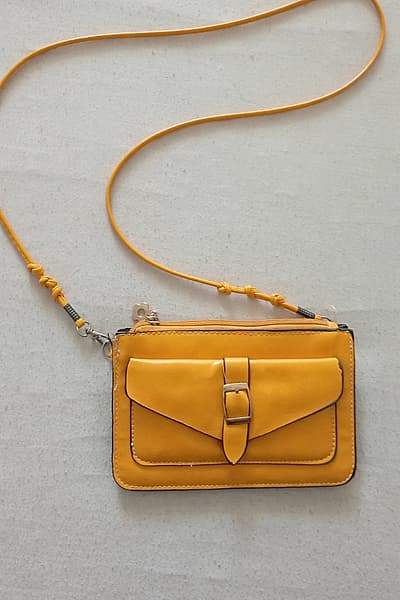 Mustard Yellow Crossbody Purse Bag — pre-loved on Thrifted.mt