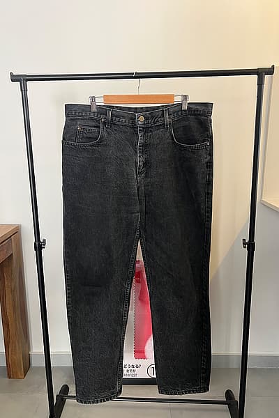 Lee – Vintage Straight Jeans | Washed Black | Size 38-32 | 80s/90s — pre-loved on Thrifted.mt