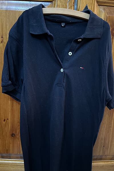 Tommy Hilfiger T shirt by Tommy Hilfiger — pre-loved on Thrifted.mt