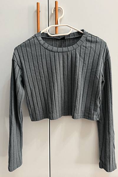 Ribbed Long Sleeve Crop Top by SHEIN — pre-loved on Thrifted.mt