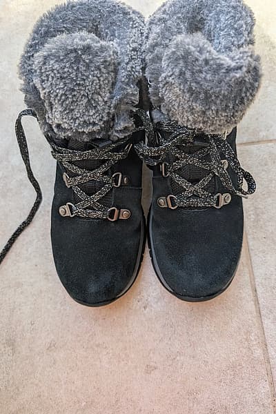 Skechers Faux Fur Waterproof Boots EU37 by Skechers — pre-loved on Thrifted.mt