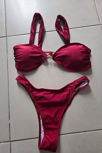 Burgundy Bikini Set with Shell Detail — pre-loved on Thrifted.mt