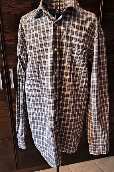 Gap Classic Fit Plaid Shirt by GAP — pre-loved on Thrifted.mt
