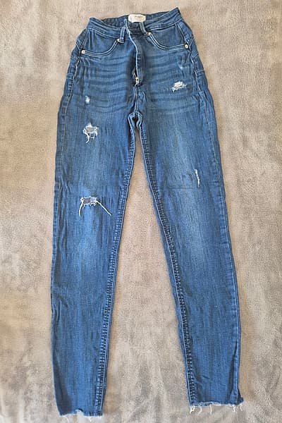 PUMP High Waist Skinny Jeans by Tally Weijl — pre-loved on Thrifted.mt