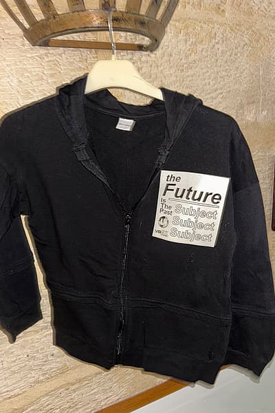 Black Graphic Zip Hoodie by Piazza Italia — pre-loved on Thrifted.mt